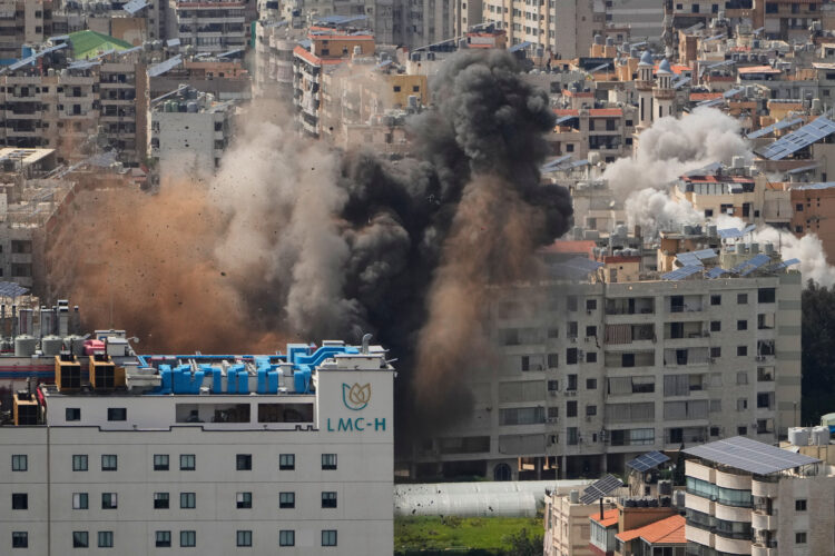 Ceasefire is threatened as Israel expands Lebanon strikes and Iran closes strait again